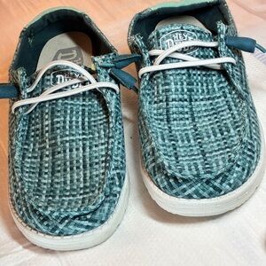 Hey Dude’s Women’s “Wendy Crosshatch” Size 8 Gently Used
